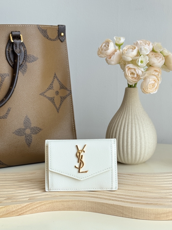 イヴサンローラン財布正面デザイン